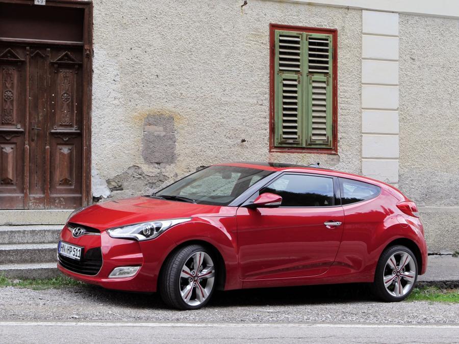  Hyundai Veloster 2011 года  (фото 43 из 184)